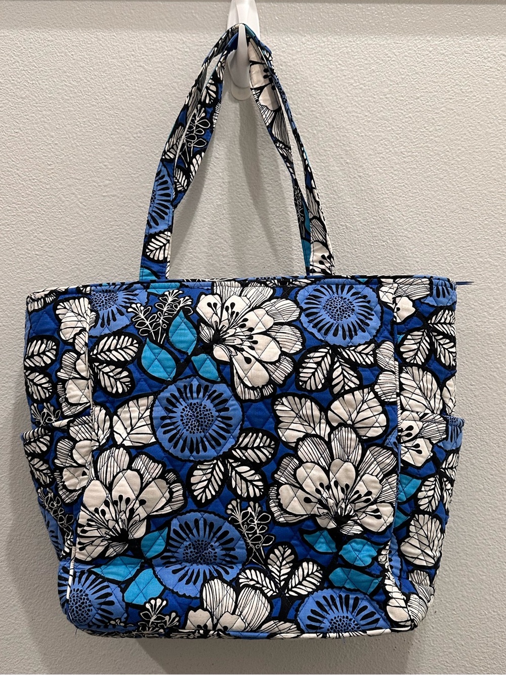 Vera Bradley Blue Bayou tablet tote